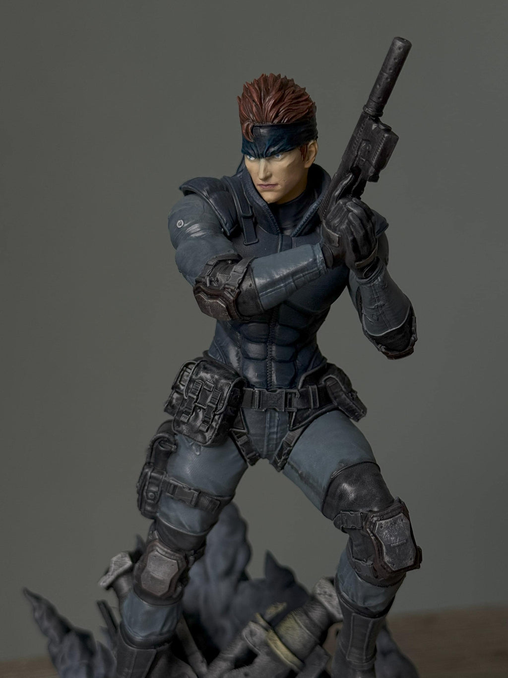 Solid Snake Statue: Hand-Painted 12K Resin Metal Gear Solid Fan Art