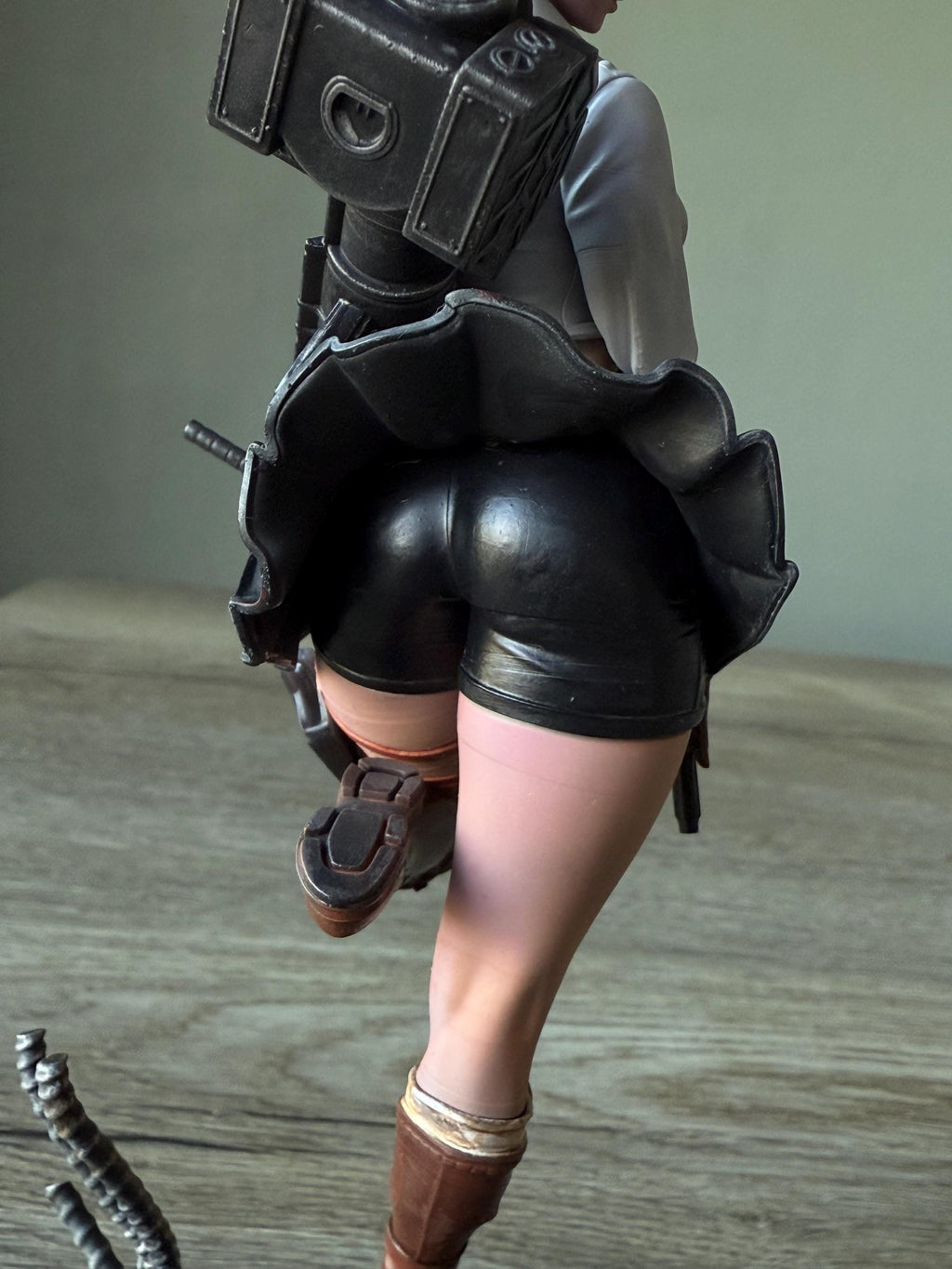 Hand-Painted Lady Statue (Devil May Cry) - 12K Resin Gamer Decor