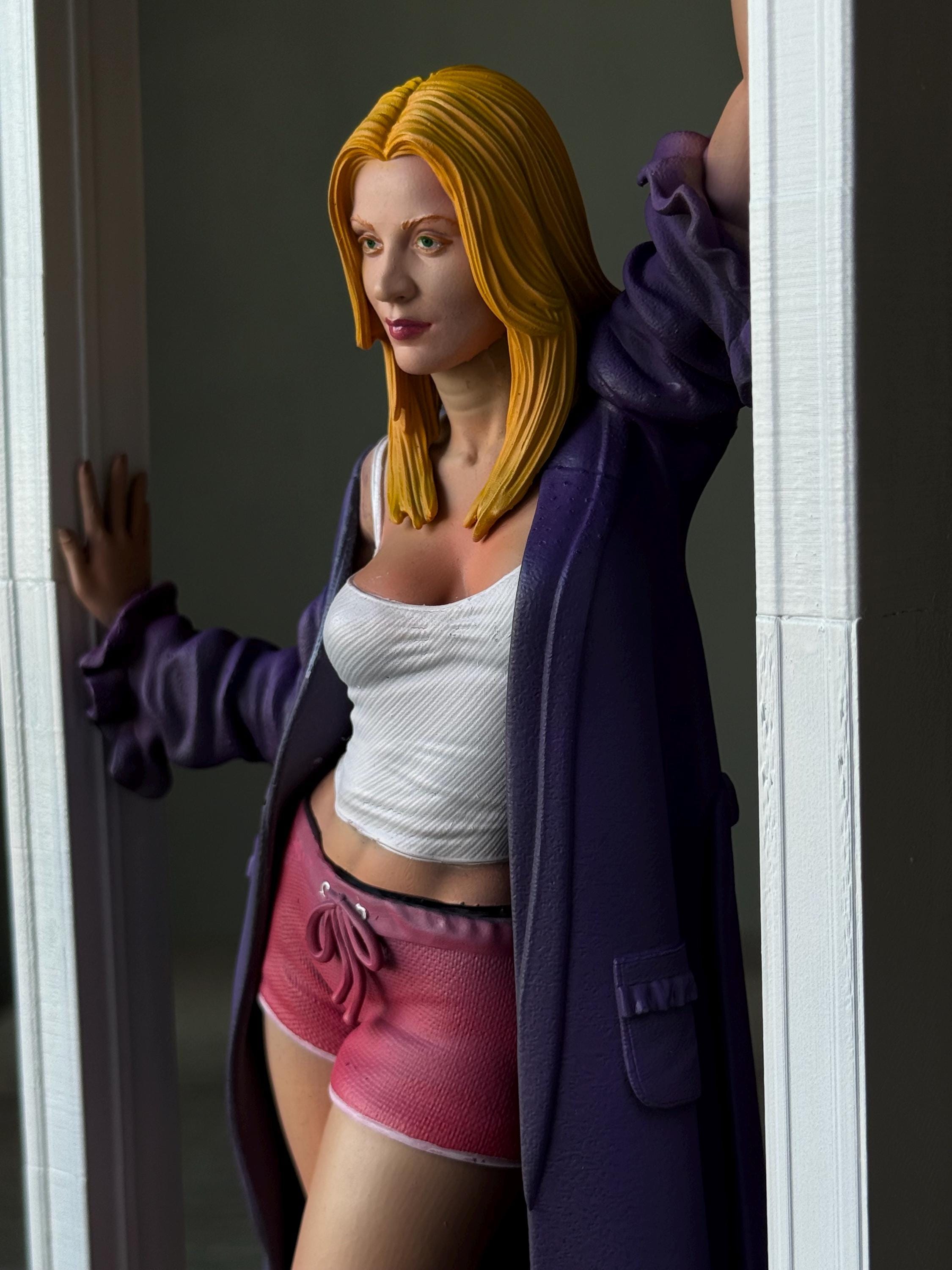 Penny Statue (The Big Bang Theory) – Hand-Painted 12K Resin Figure, Collector’s TV Show Decor, Geek Gift