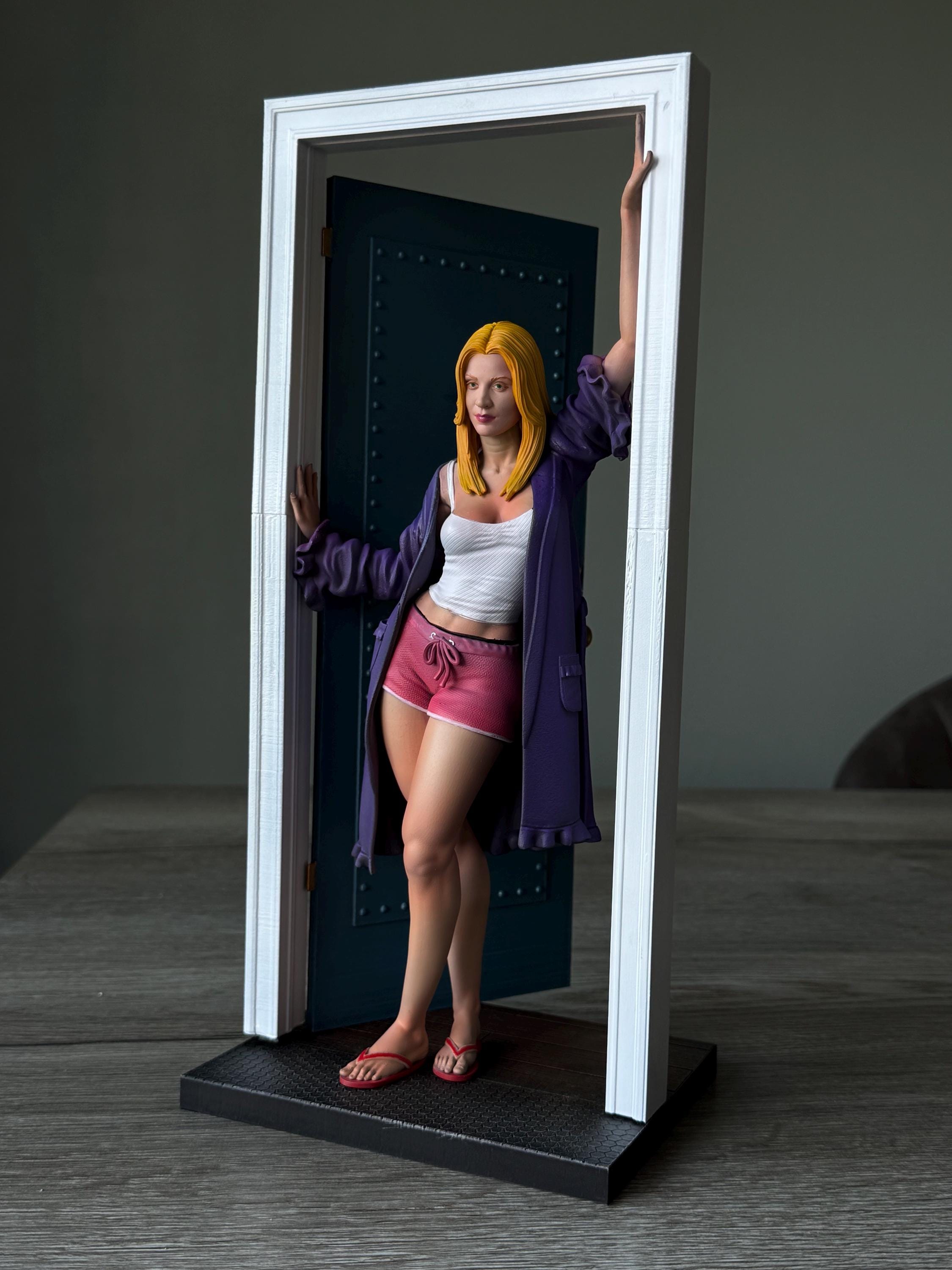 Penny Statue (The Big Bang Theory) – Hand-Painted 12K Resin Figure, Collector’s TV Show Decor, Geek Gift