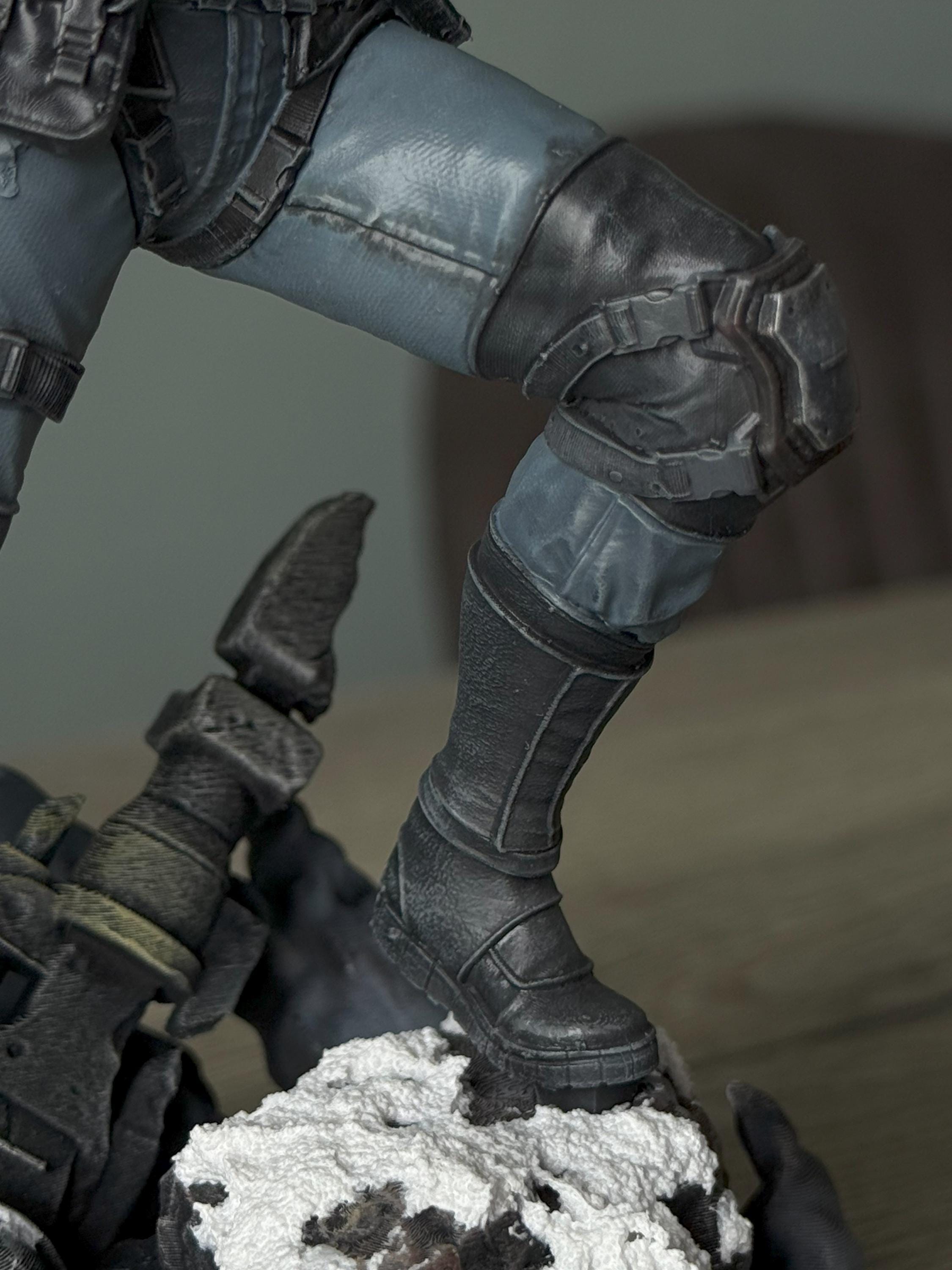 Solid Snake Statue: Hand-Painted 12K Resin Metal Gear Solid Fan Art