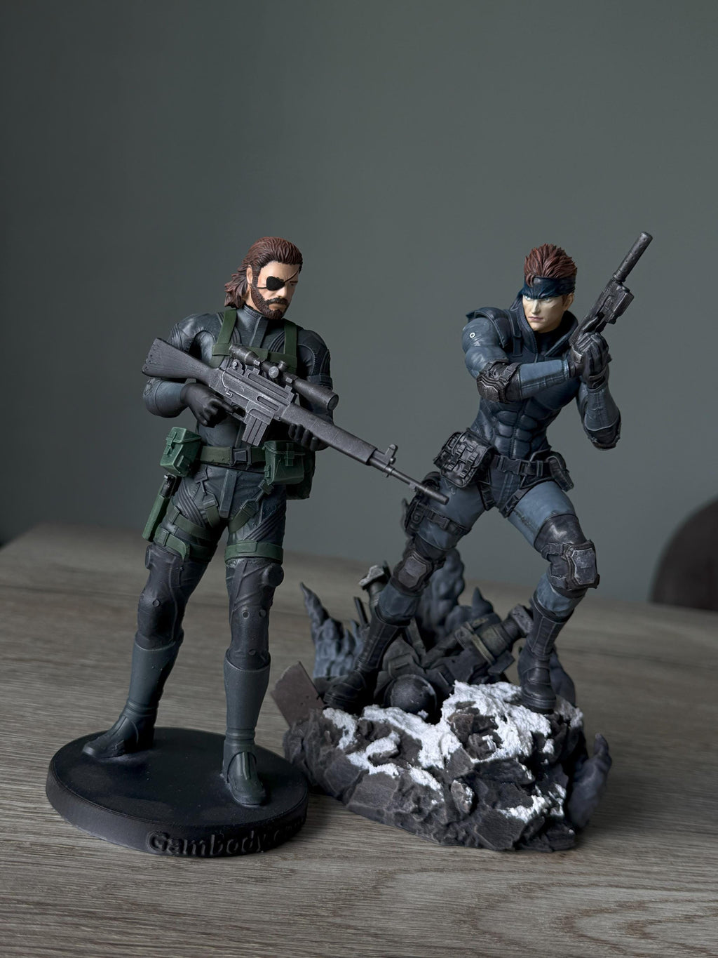 Solid Snake Statue: Hand-Painted 12K Resin Metal Gear Solid Fan Art