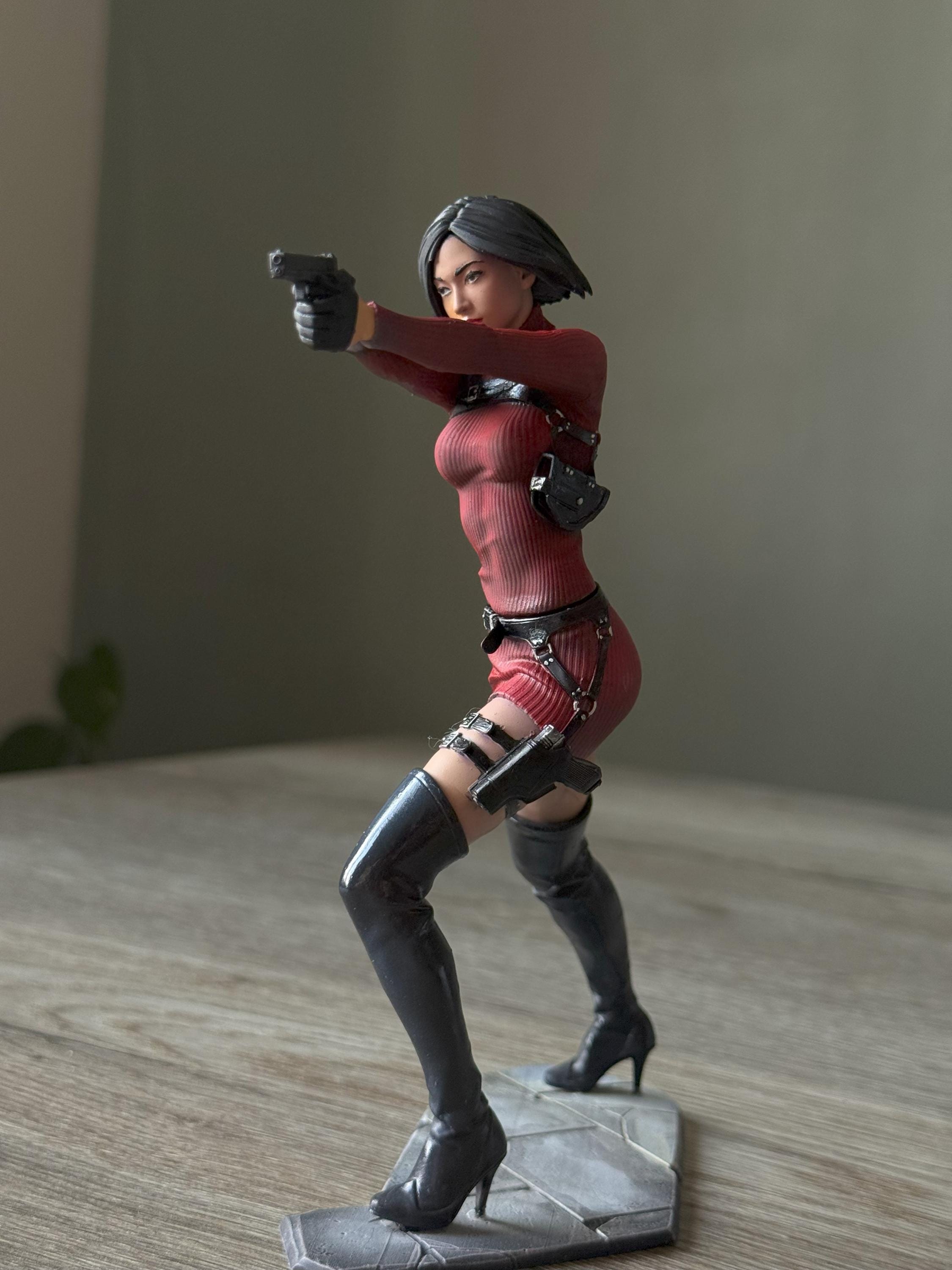 Ada Wong Collectible Figure – Hand-Painted Resident Evil Statue, Unique Gamer Decor Gift