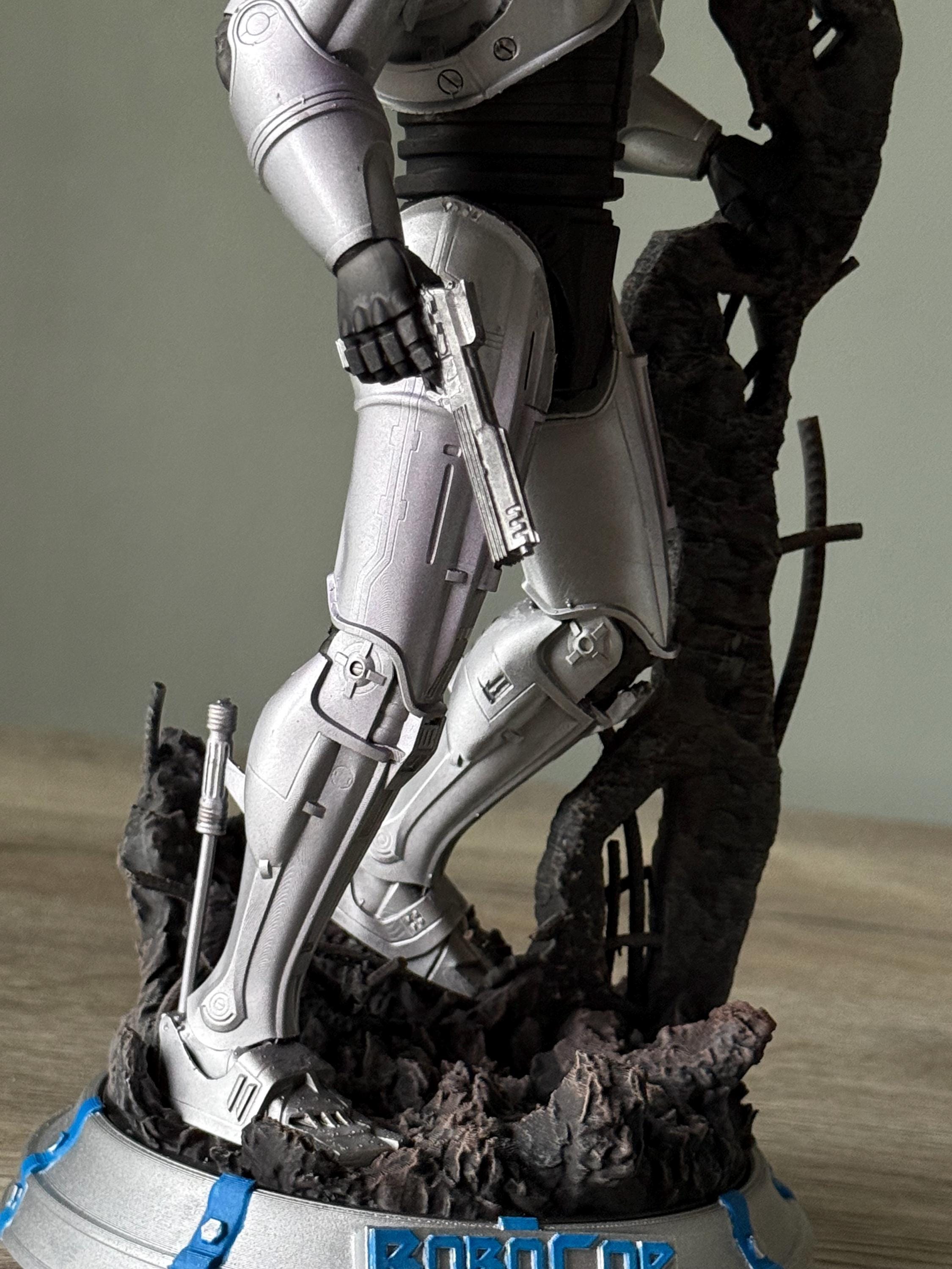 RoboCop Statue – Hand-Painted 12K Resin Figure with Battle-Damaged Base | 80s Movie Collectible