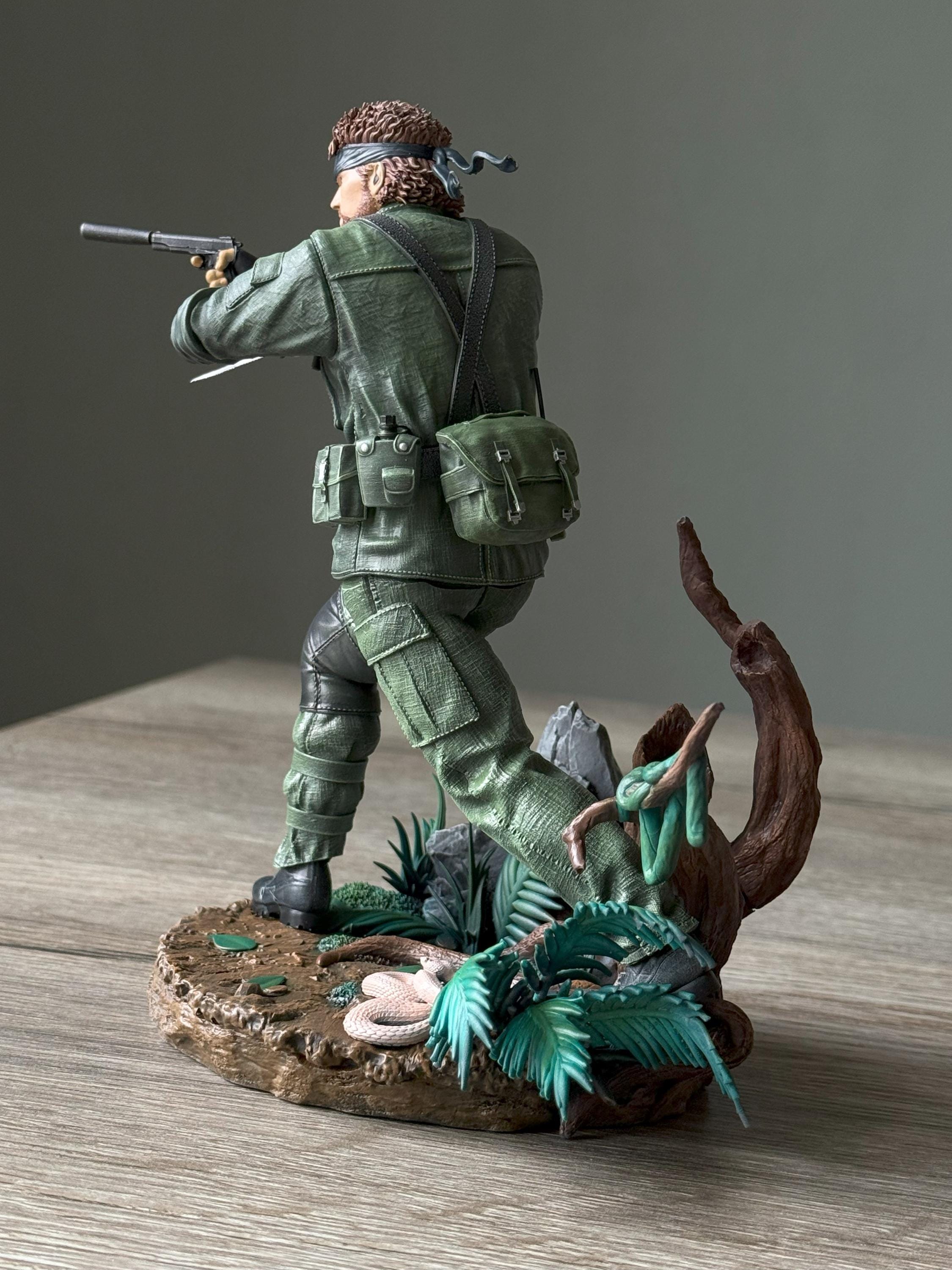 Naked Snake Statue (Metal Gear Solid 3: Snake Eater) – Hand-Painted Resin Figure | 1/10 & 1/6 Scale Collectible