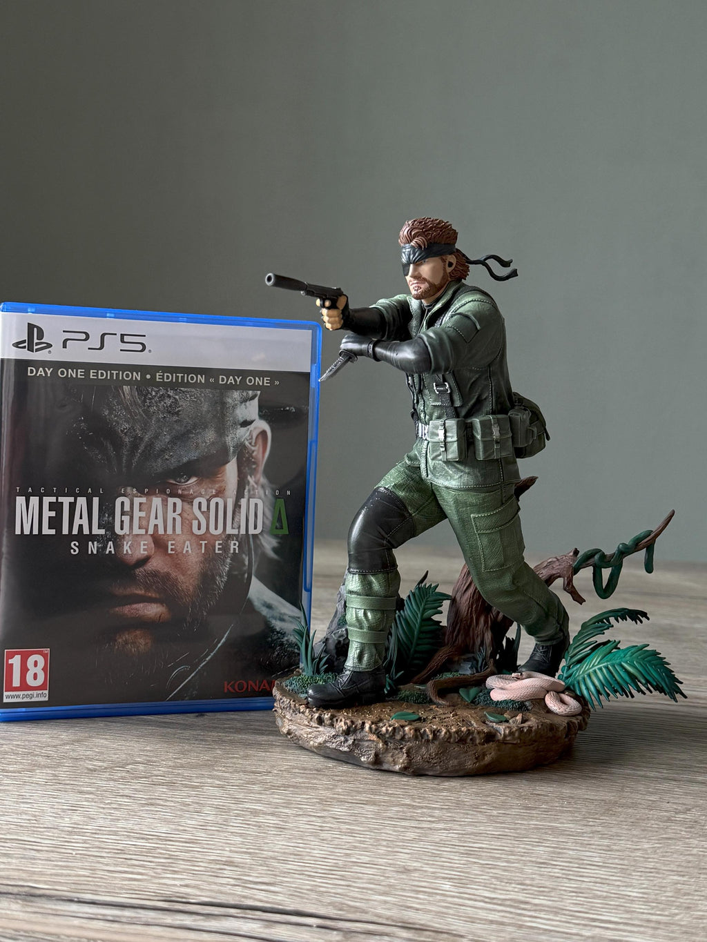 Naked Snake Statue (Metal Gear Solid 3: Snake Eater) – Hand-Painted Resin Figure | 1/10 & 1/6 Scale Collectible