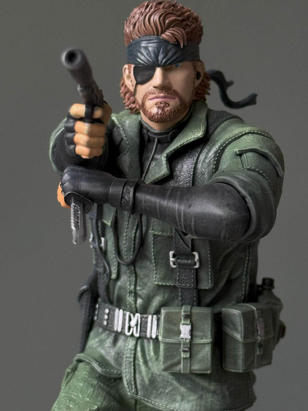 Naked Snake Statue (Metal Gear Solid 3: Snake Eater) – Hand-Painted Resin Figure | 1/10 & 1/6 Scale Collectible