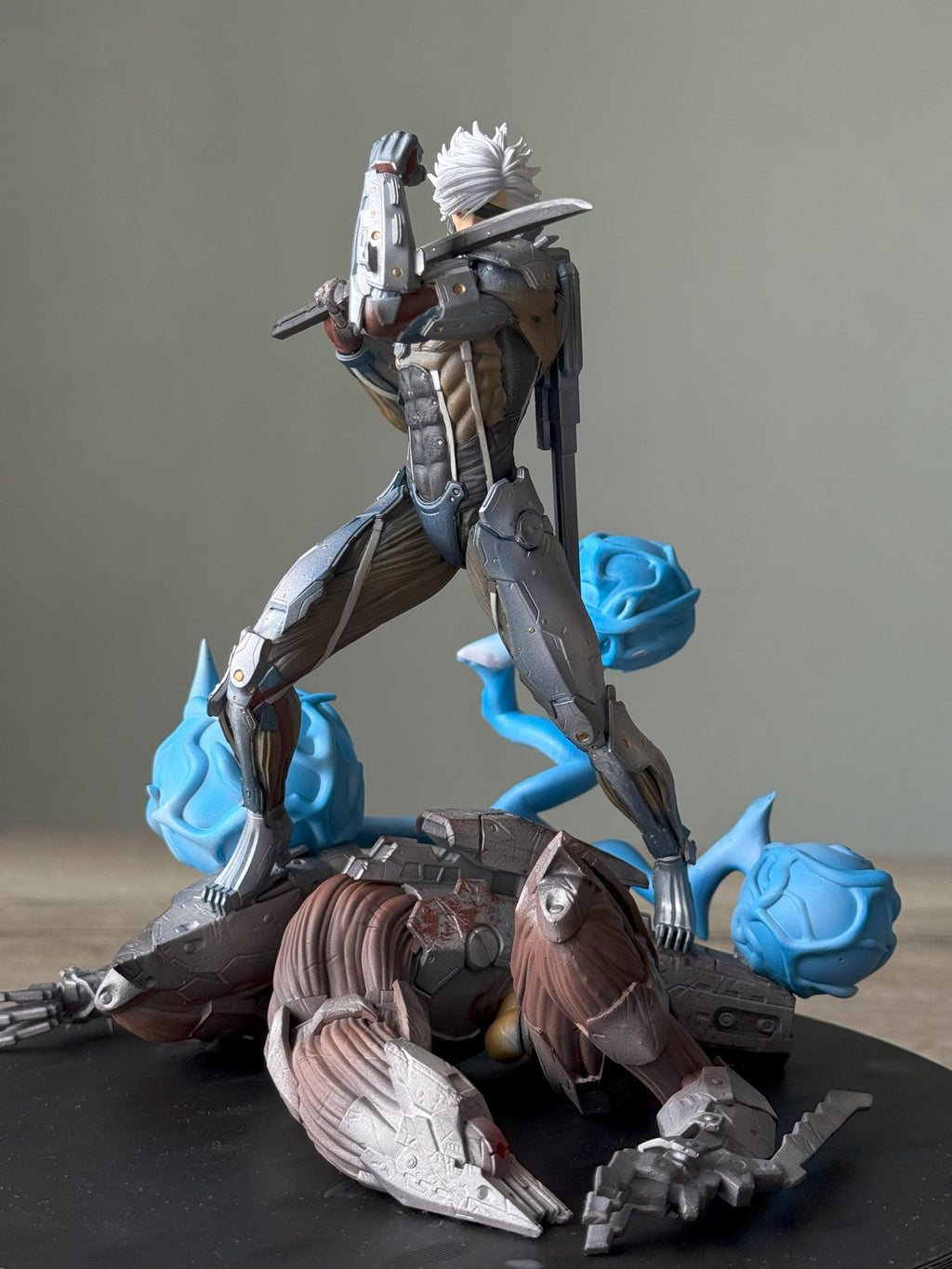 Raiden Figure: Fully Painted Metal Gear Rising Revengeance Diorama (1/10 Scale)