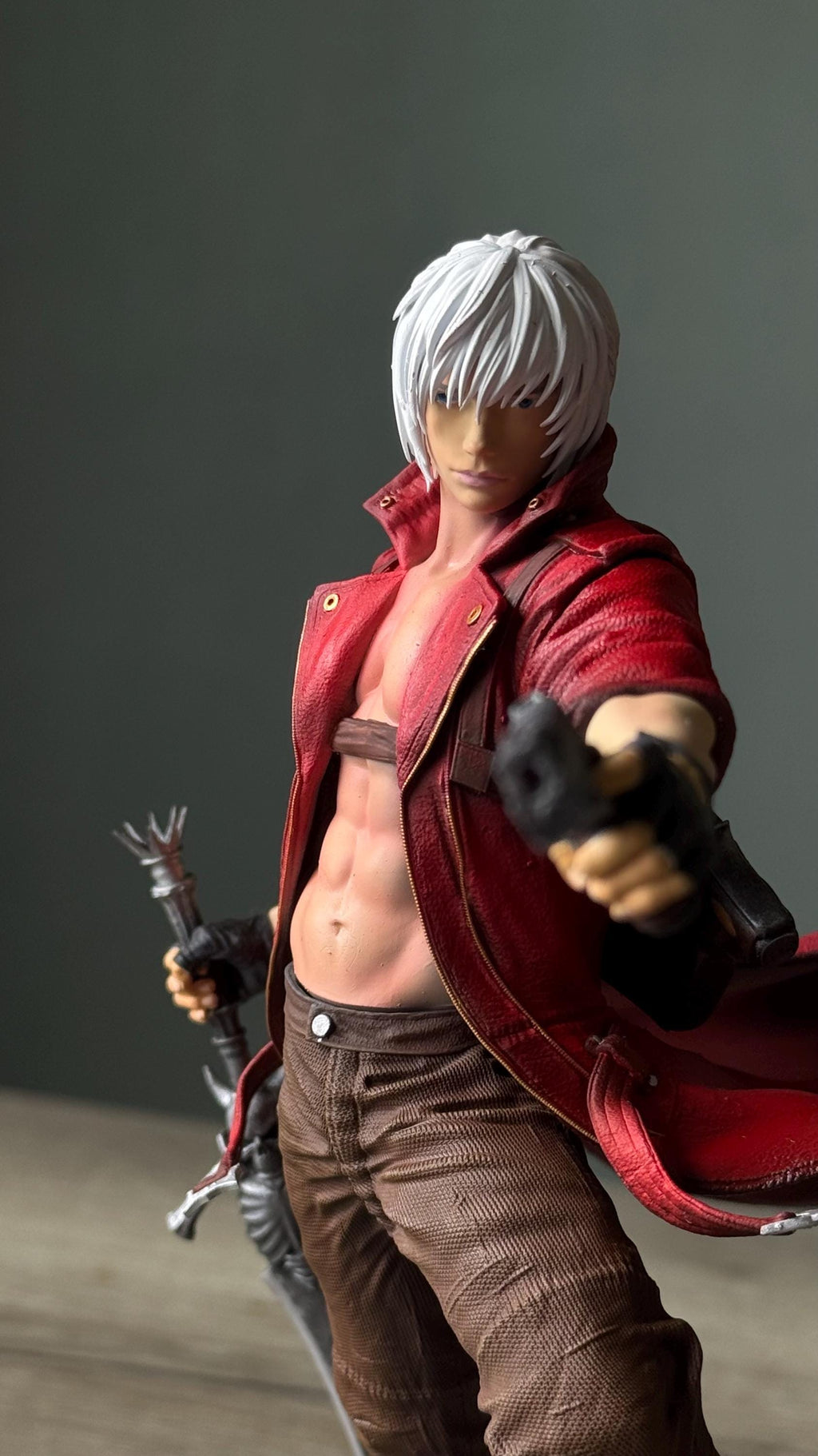 Dante Figure (Devil May Cry 3) – Fully-Painted 12K Resin Figurine with Sword & Pistol | DMC3 Collectible Gamer Decor