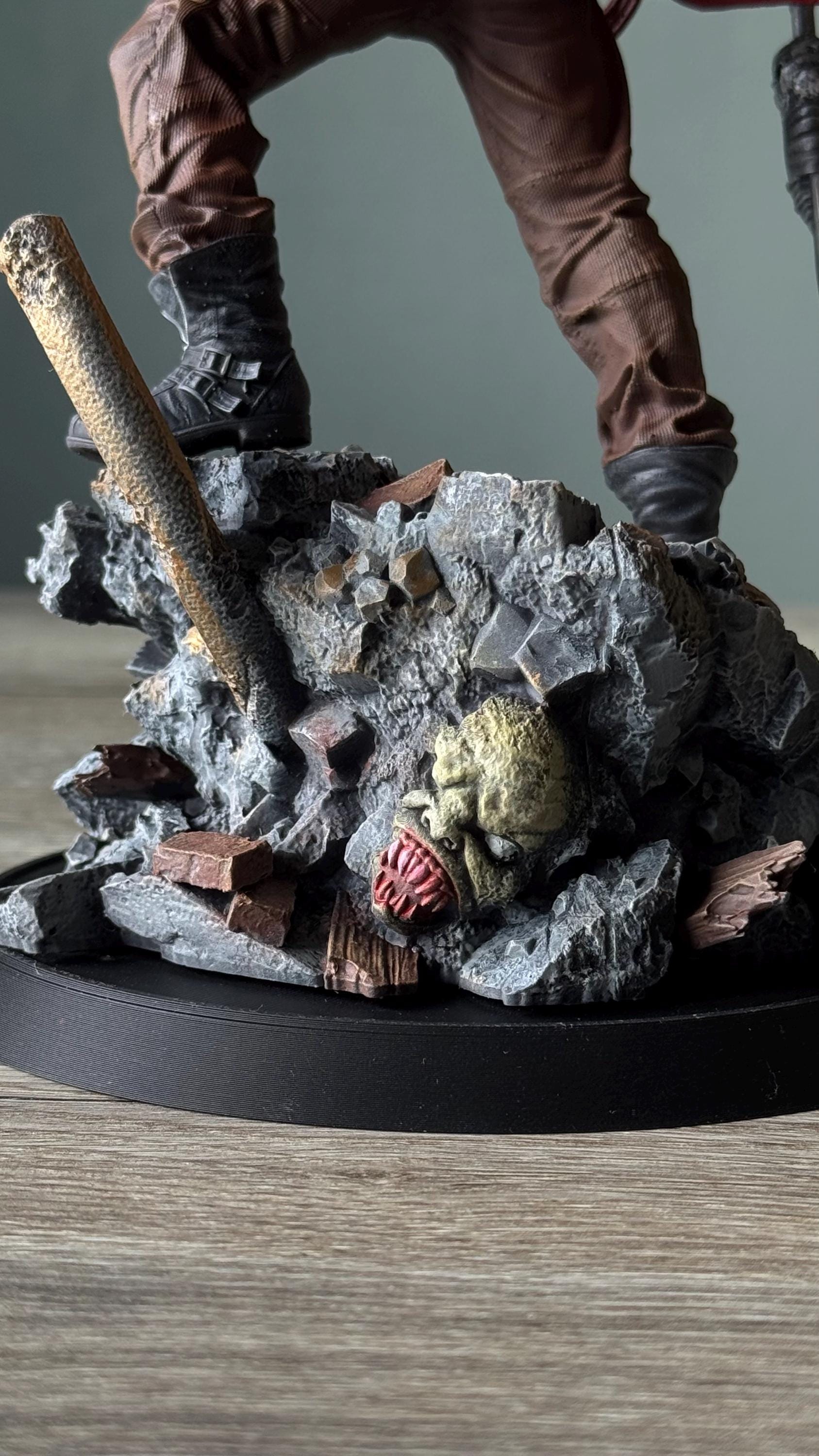 Dante Figure (Devil May Cry 3) – Fully-Painted 12K Resin Figurine with Sword & Pistol | DMC3 Collectible Gamer Decor