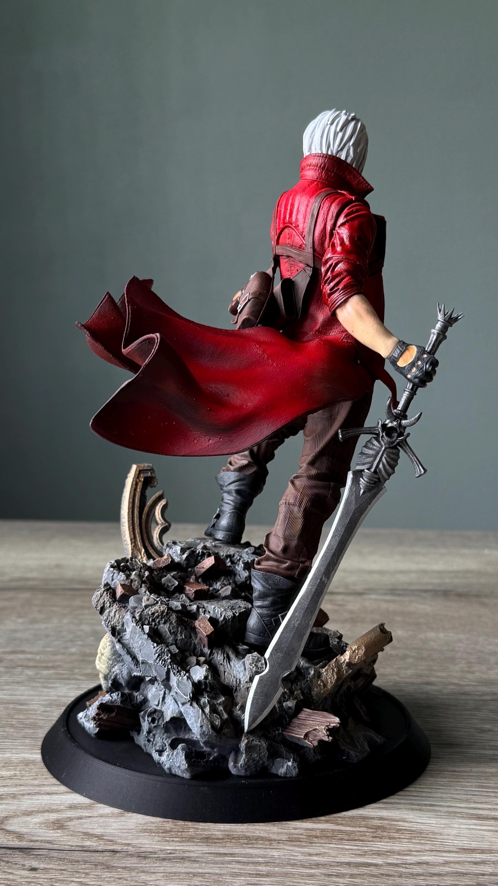 Dante Figure (Devil May Cry 3) – Fully-Painted 12K Resin Figurine with Sword & Pistol | DMC3 Collectible Gamer Decor