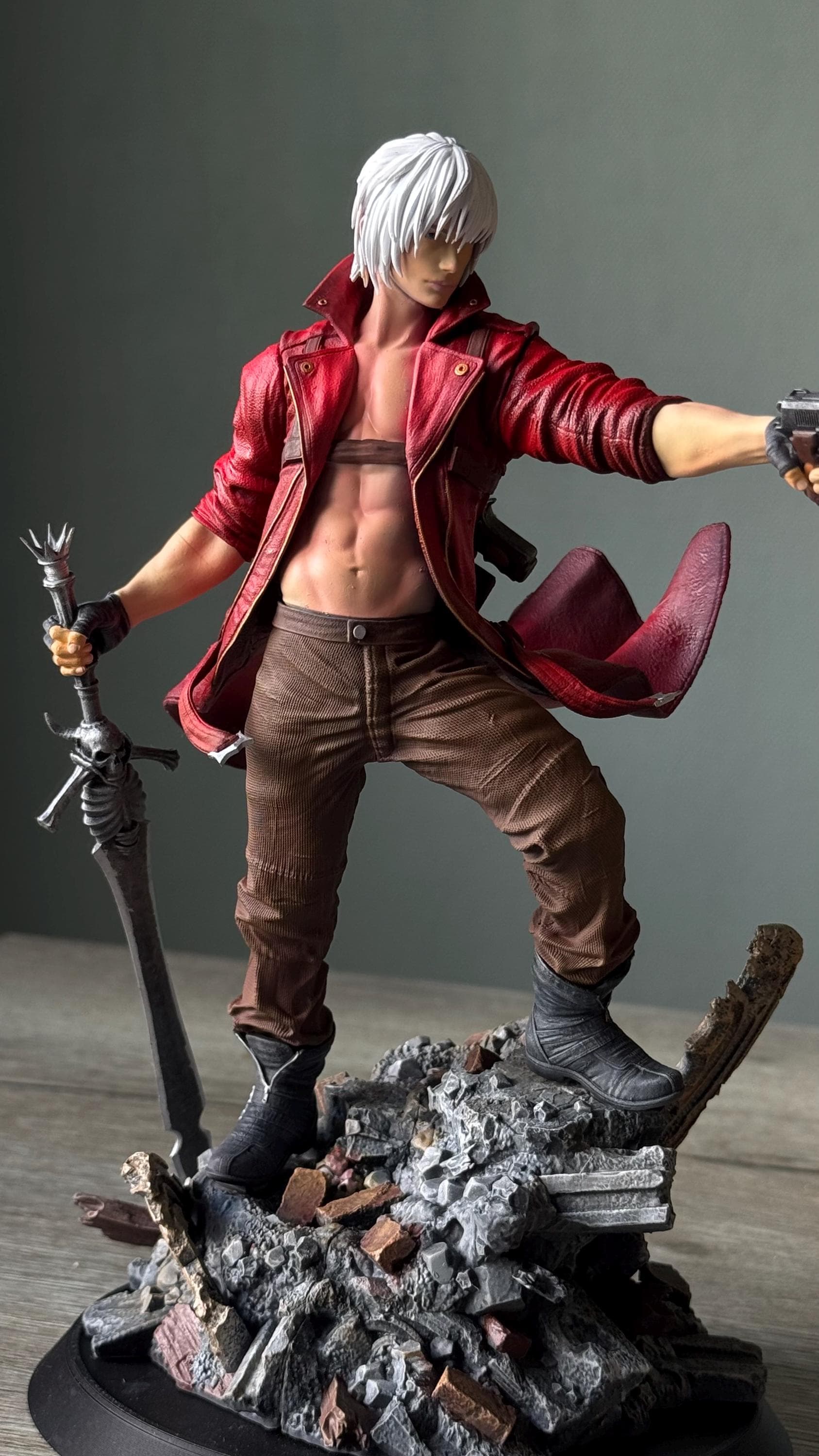 Dante Figure (Devil May Cry 3) – Fully-Painted 12K Resin Figurine with Sword & Pistol | DMC3 Collectible Gamer Decor