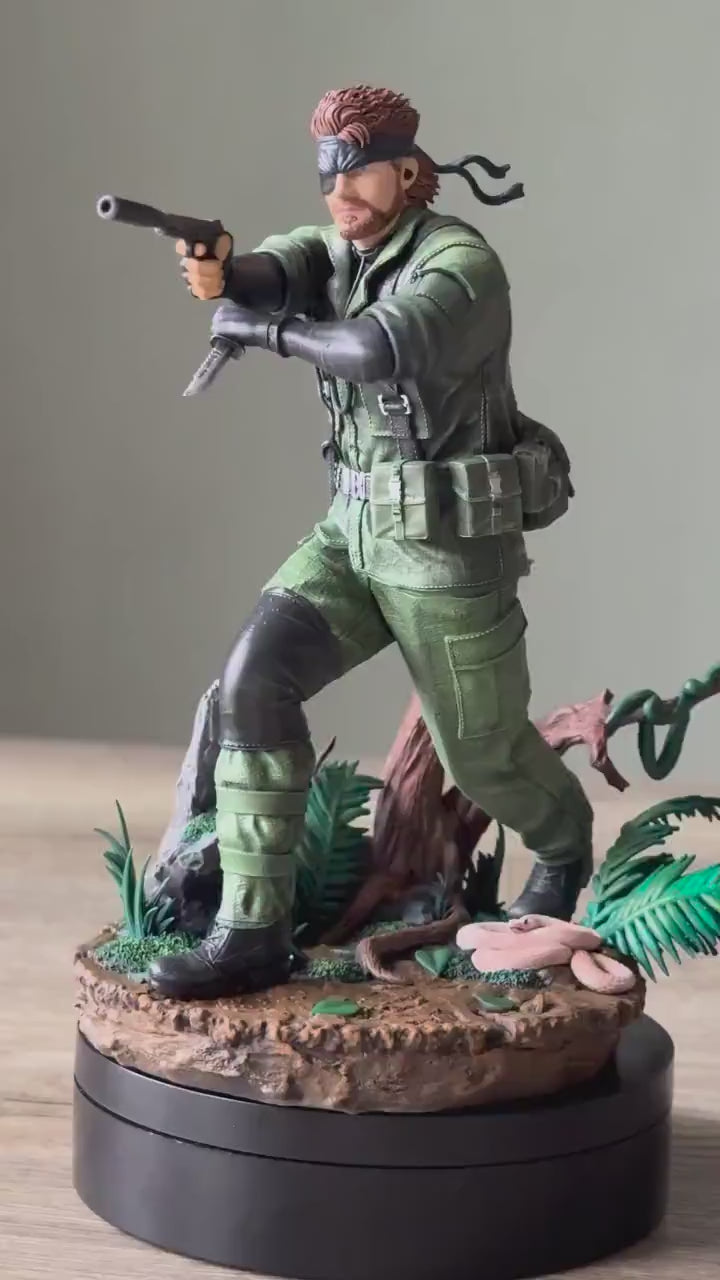 Naked Snake Statue (Metal Gear Solid 3: Snake Eater) – Hand-Painted Resin Figure | 1/10 & 1/6 Scale Collectible