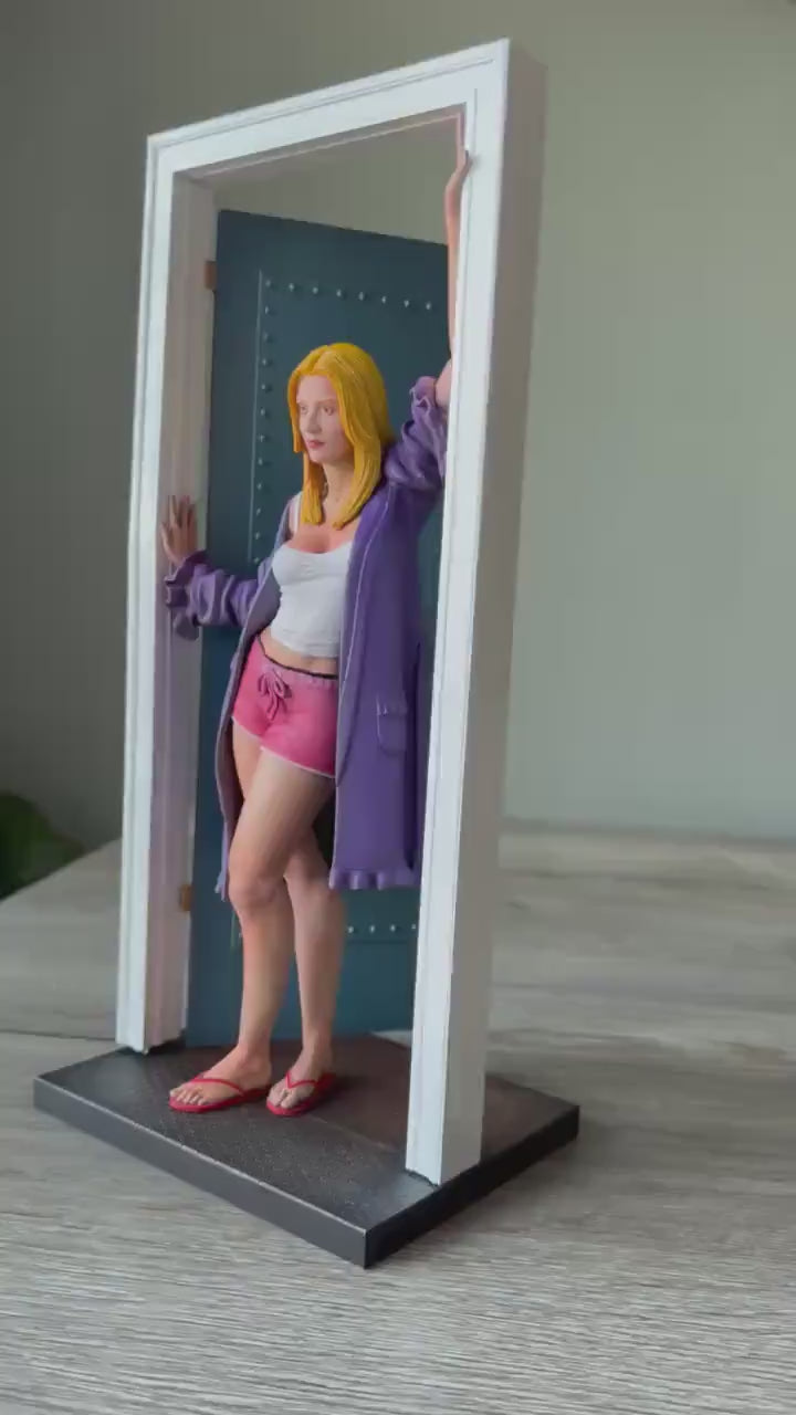 Penny Statue (The Big Bang Theory) – Hand-Painted 12K Resin Figure, Collector’s TV Show Decor, Geek Gift