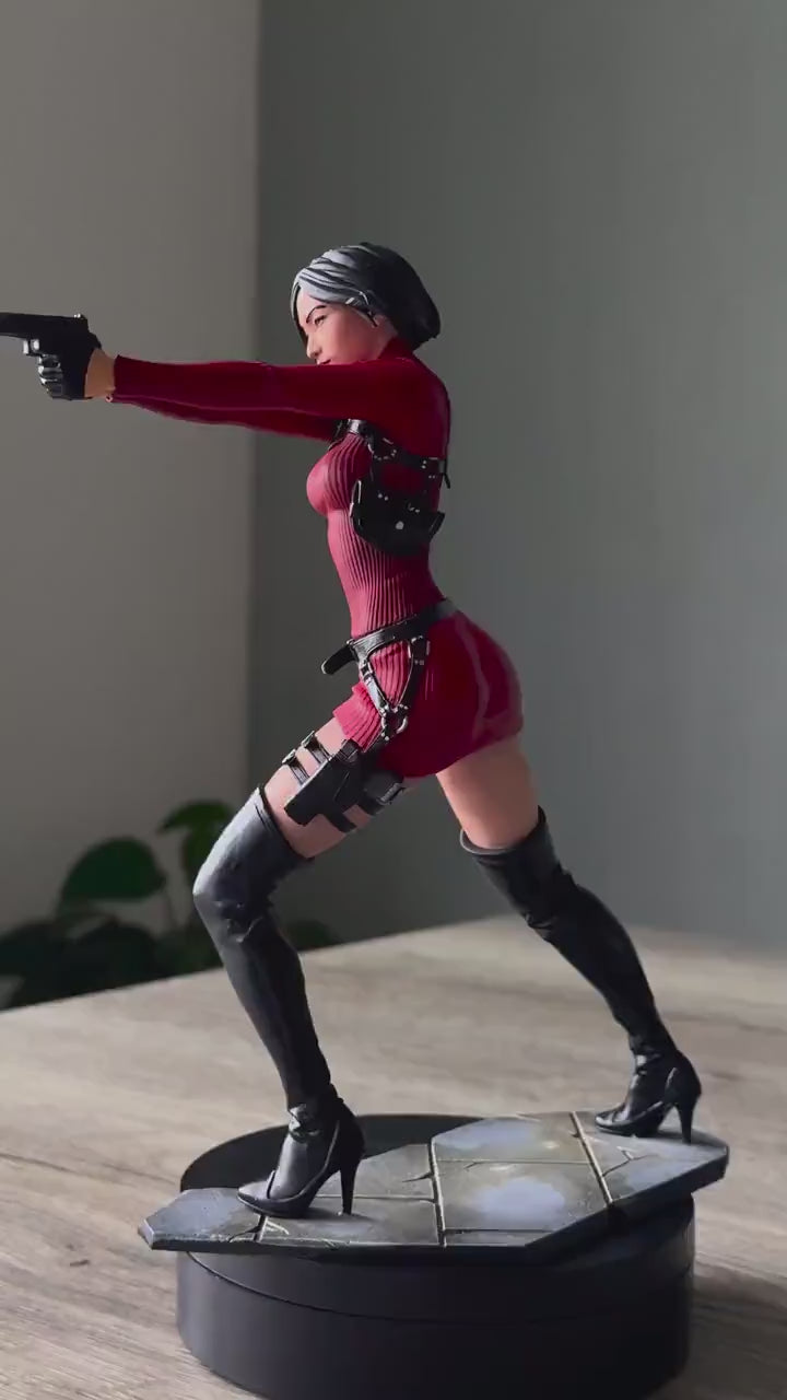 Ada Wong Collectible Figure – Hand-Painted Resident Evil Statue, Unique Gamer Decor Gift